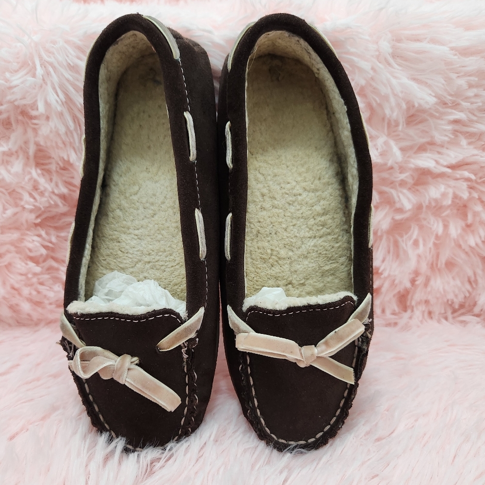 L.L.Bean Chocolate Brown with Pink Bow Sherpa Lined Non-Skid Hearthside Slippers